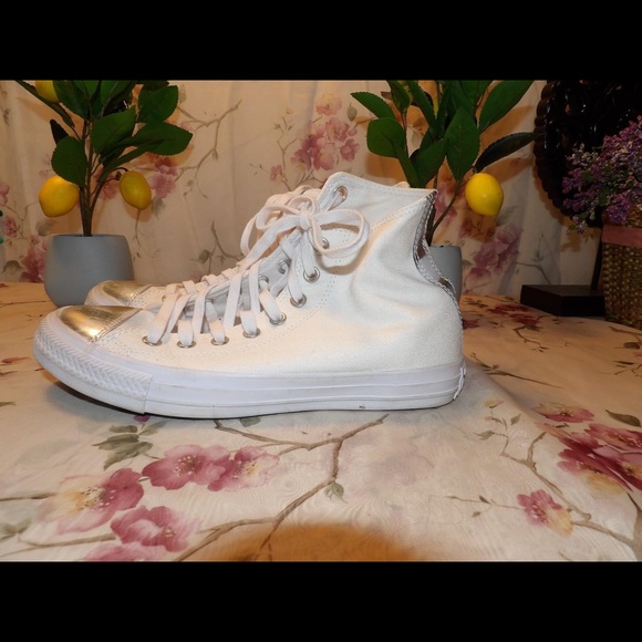 Converse women’s Iridescent white high tops - Picture 4 of 7